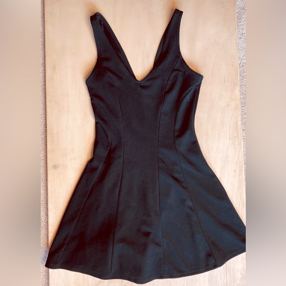 IRIS Deep Plunge Classy Cocktail Dress Small Black